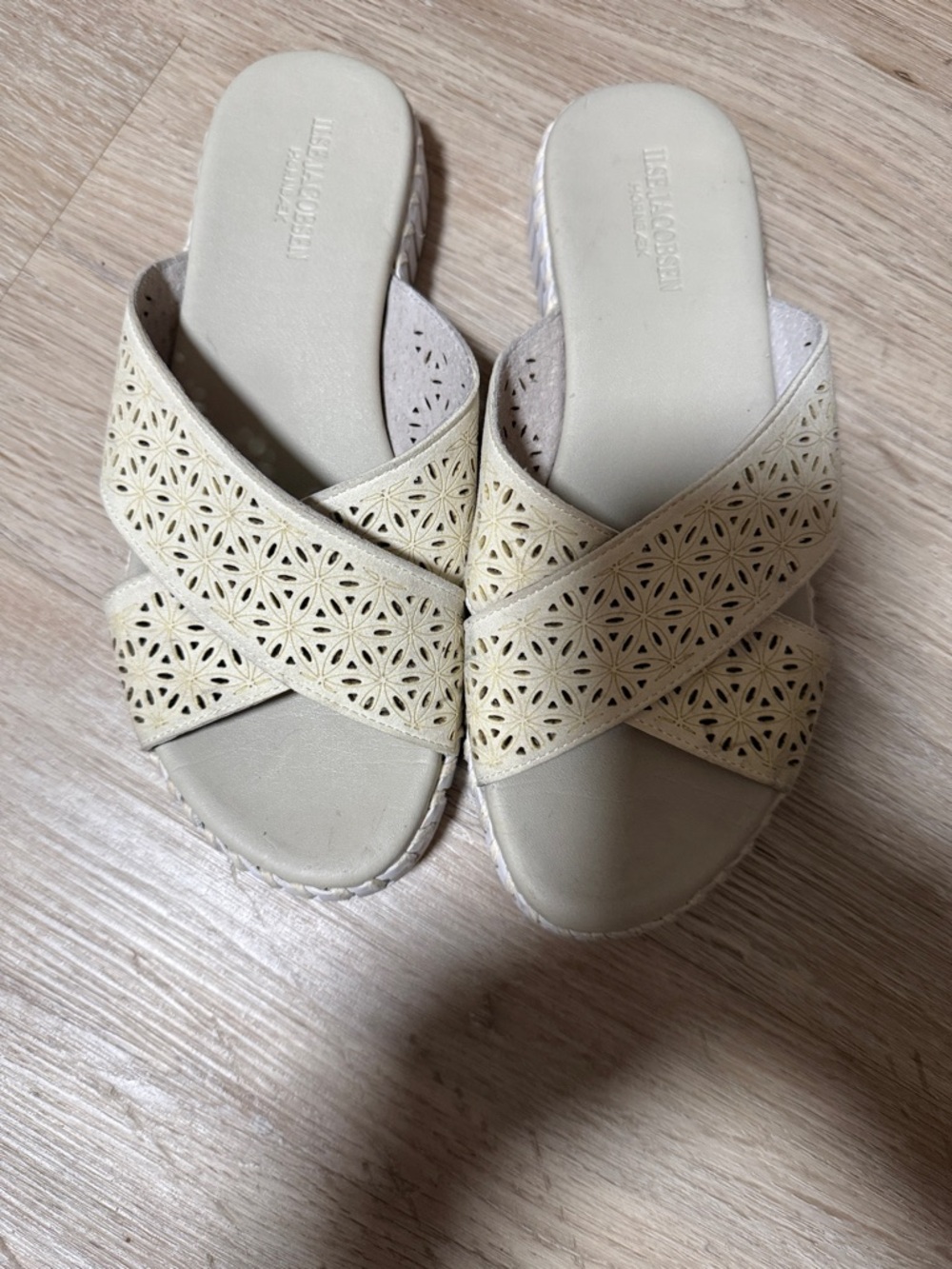Ilse Jacobsen Cream Laser-Cut Crossband Slide Sandals